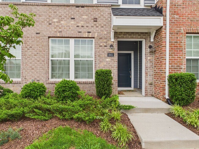 Foto del edificio - 5931 Laurel Bed Ln