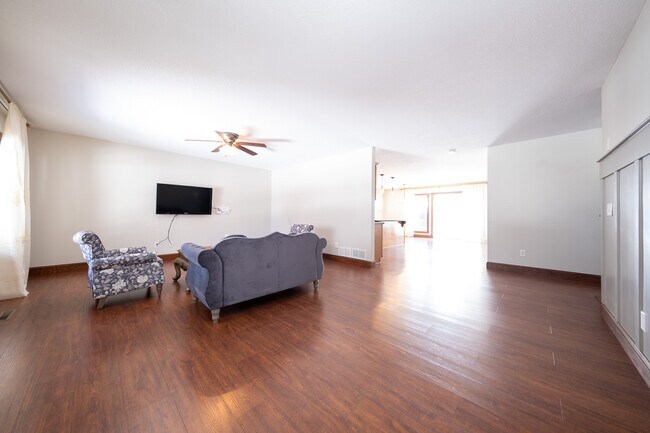 Building Photo - 15678 Duck Pond Way