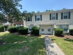 Building Photo - 325 Pheasant Run Ct