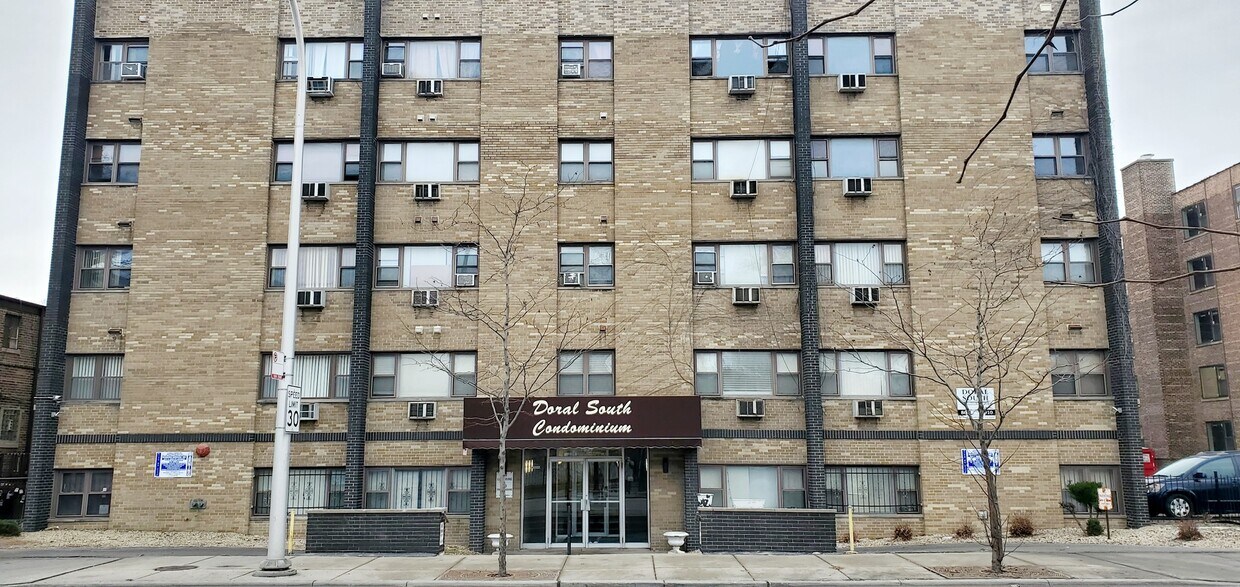 Primary Photo - 7854 S South Shore Dr