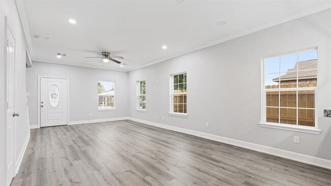 Building Photo - 6421 Osprey Dr