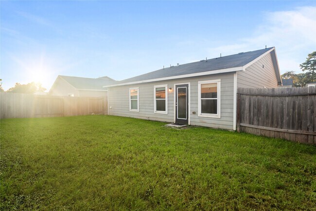 Building Photo - 15638 Del Norte Dr