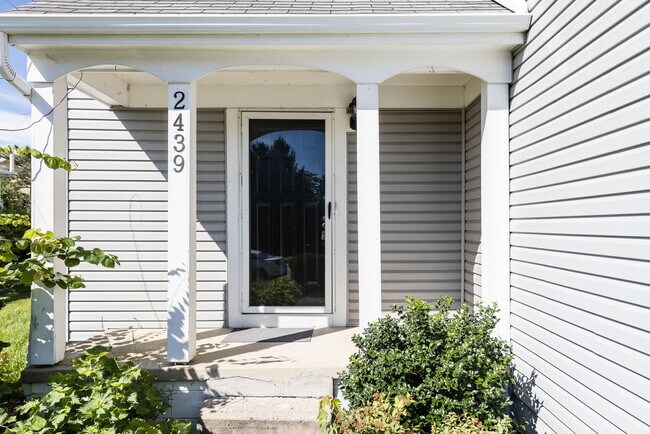 Building Photo - 2439 Sutter Pkwy