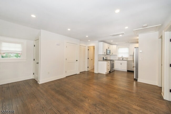 Building Photo - 266 Elmwood Ave