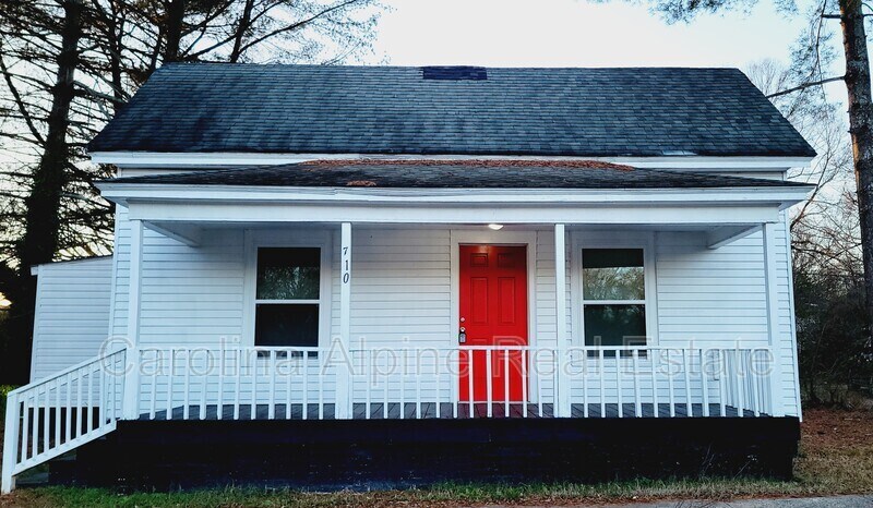 Primary Photo - 710 Legrand St