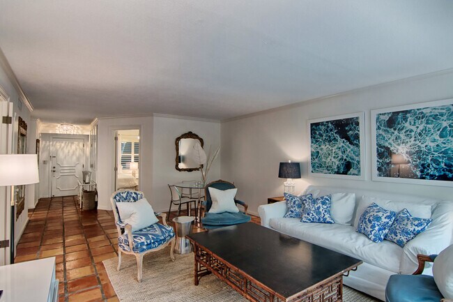 Foto del edificio - 240 N County Rd