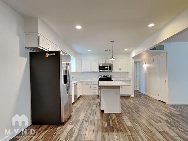 Foto del edificio - 1544 W 6th St