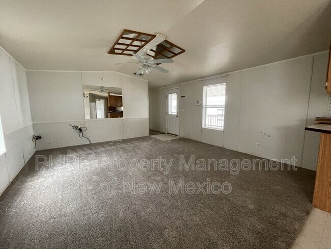 Building Photo - 310 S Ash St