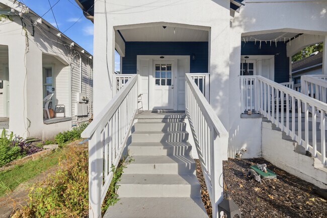 Building Photo - 1708 S Lopez St