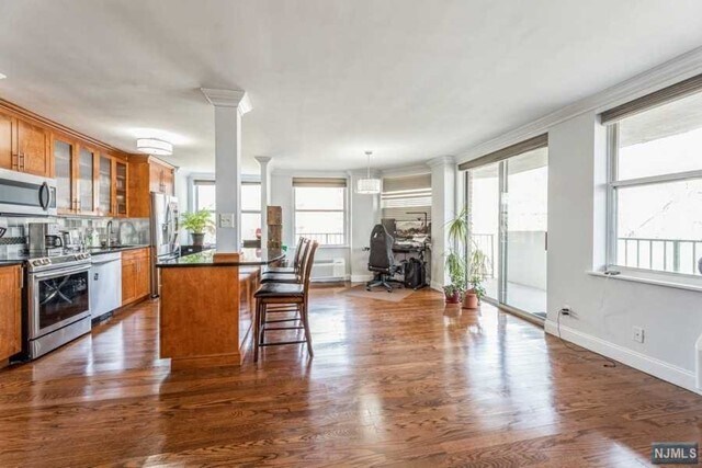 Building Photo - 200 Grand Cove Way
