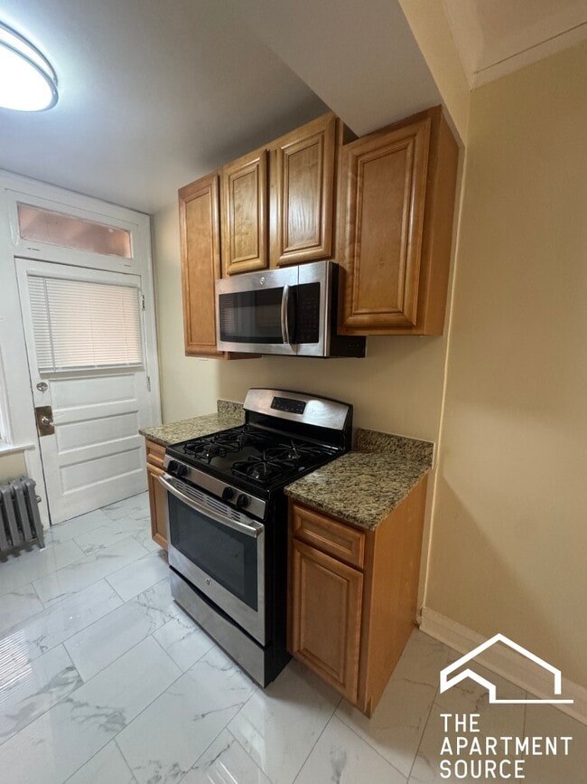 Building Photo - 6214 N Mozart St