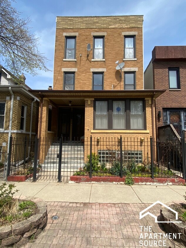 Primary Photo - 2220 W Erie St