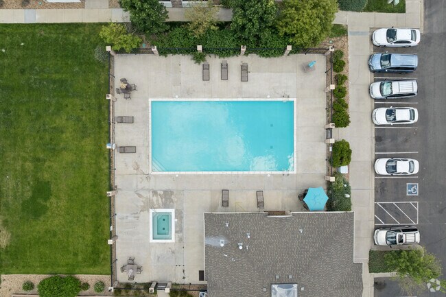 Mirada hacia abajo a 90 grados - Grandview Meadows Apartments