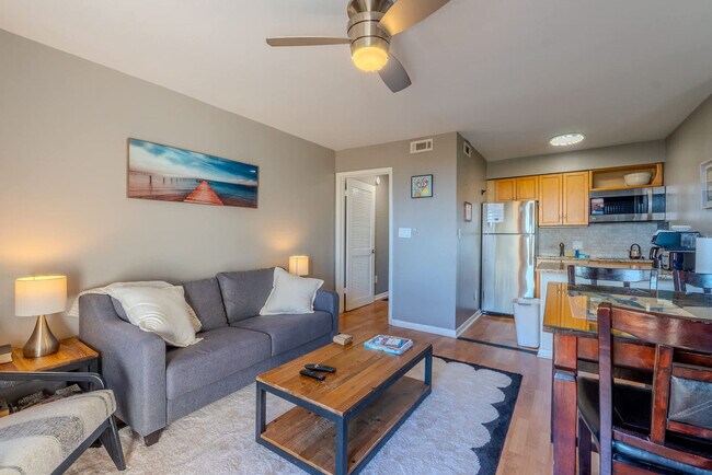 Foto del edificio - 4 N Forest Beach Dr