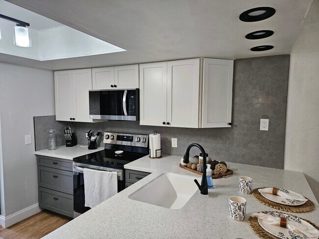 Foto del edificio - 206 Woodlake Wynde