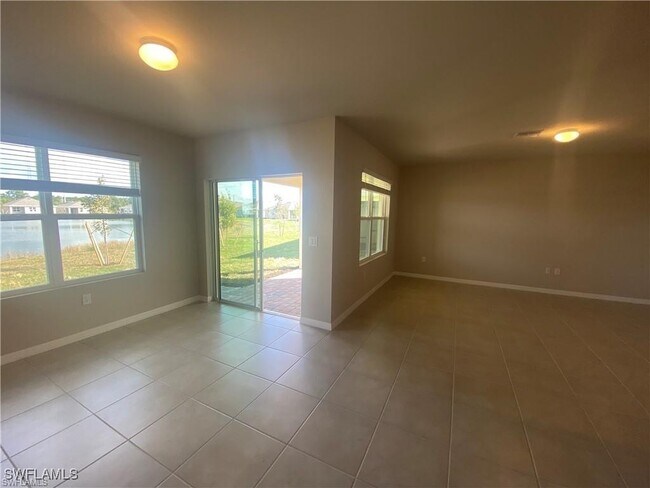Building Photo - 3187 Estancia Ln