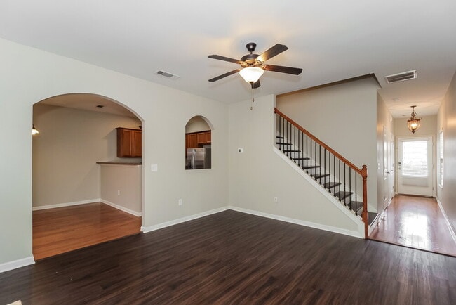 Building Photo - 121 Bethany Manor Dr