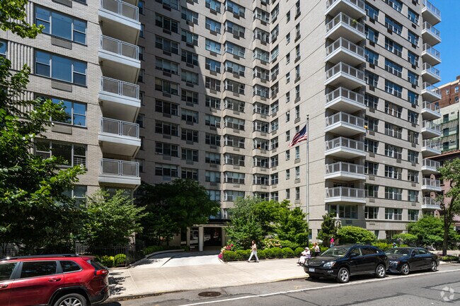 Foto del edificio - 2-8 Fifth Ave