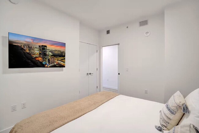 Foto del edificio - 580 72nd St