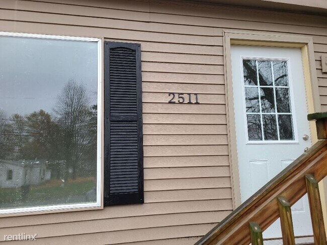 Foto del edificio - 3 br, 1 bath House - 2511 E 24th St