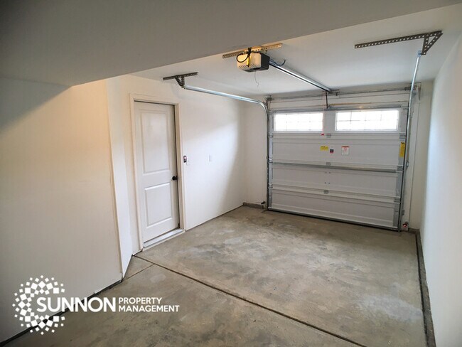 Foto del edificio - New Construction 3 BR & 1 Car Garage