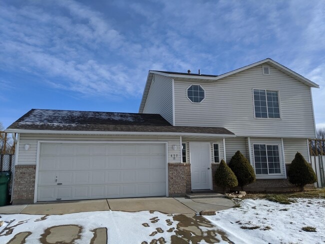 Building Photo - 435 N Kersh Dr W