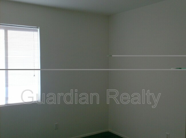 Building Photo - 5922 Hilmont St