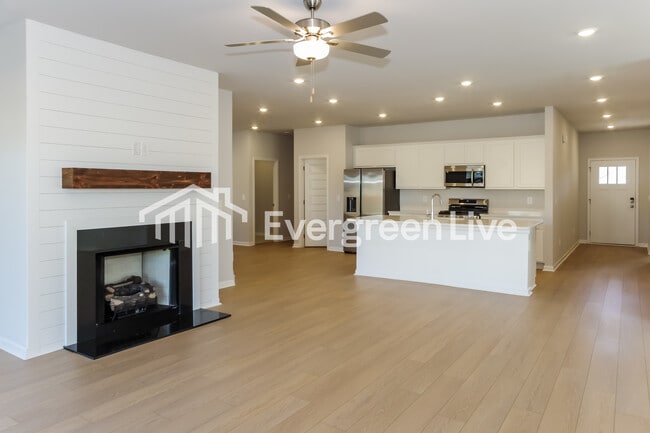 Foto del edificio - 113 Ashby Pond Dr