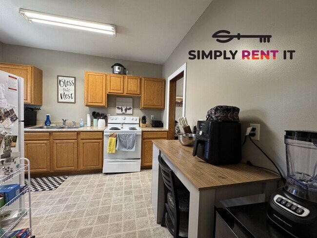 Foto del edificio - Large 3 Bedroom | On Campus | Free parking | Signing Bonus!