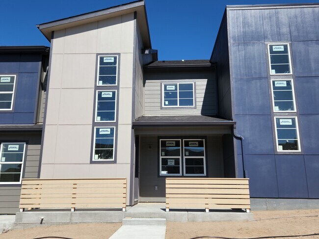 Front Porch and entrance - 1567 Blue Sapphire Vw