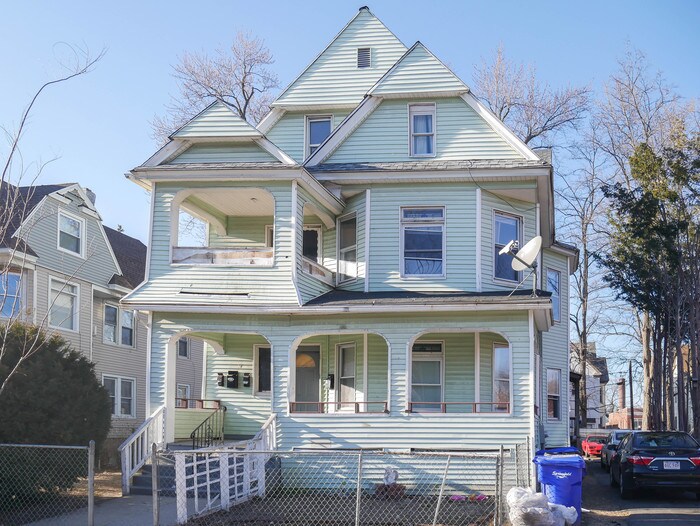 Primary Photo - 26 Huntington St
