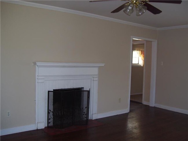 Building Photo - 202 Turnberry St