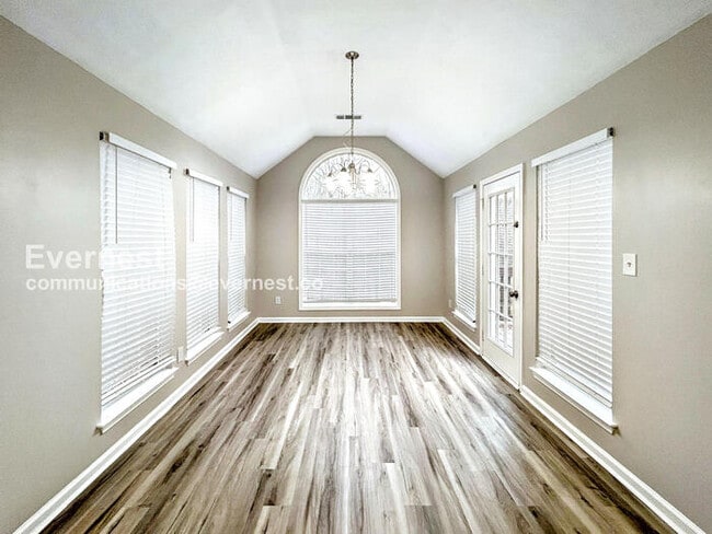 Building Photo - 320 Ashley Woods Dr