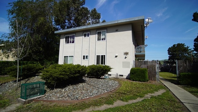 Building Photo - 1594 Adams Avenue