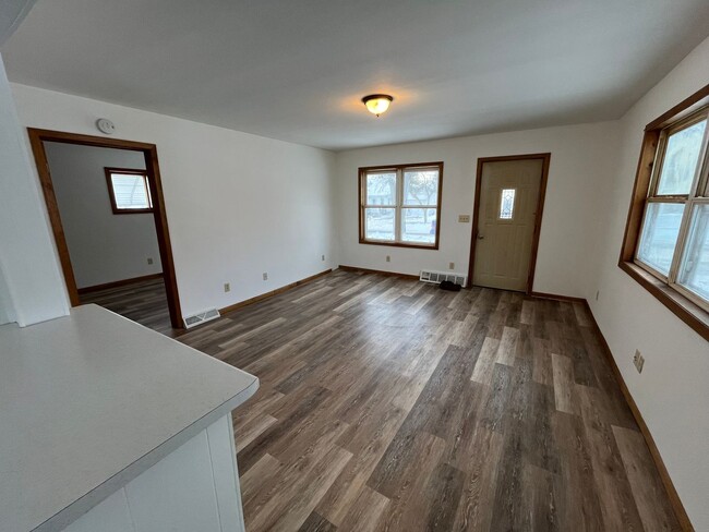 Foto del edificio - 1 bed 1 bath single family home in Merrill