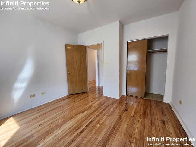 Foto del edificio - 7245 S Jeffery Blvd