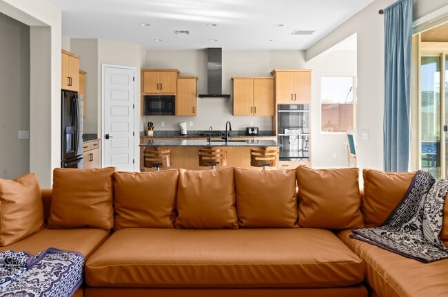 Building Photo - 8511 W Palo Verde Dr