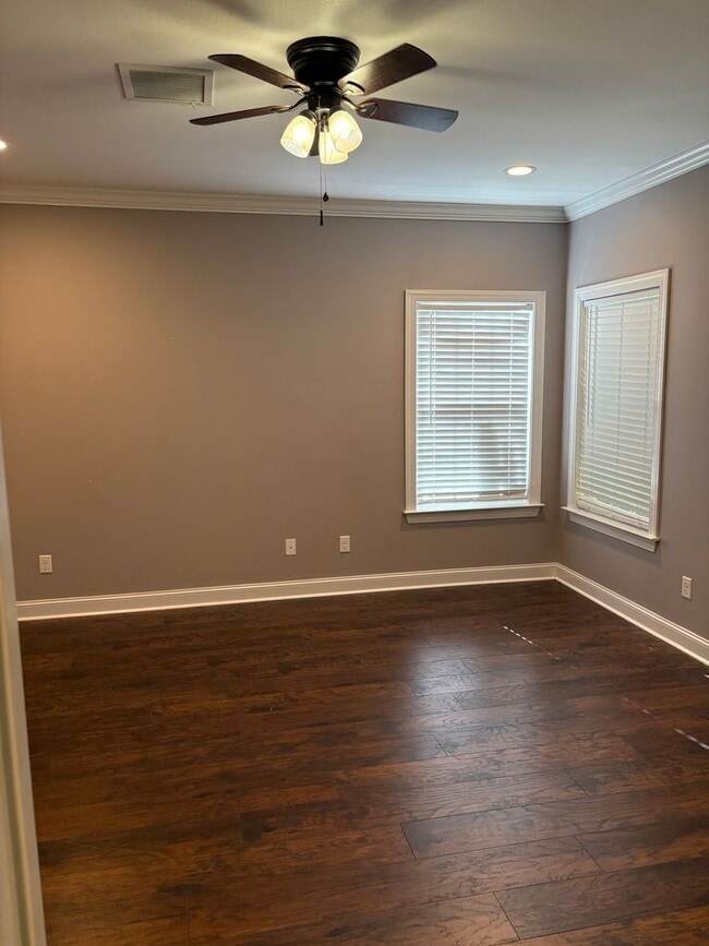 Building Photo - 113 Senah Dr