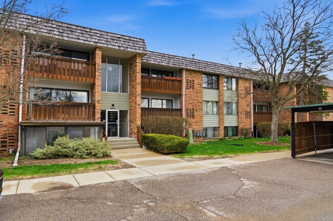 Foto del edificio - 1235 S Maple Rd