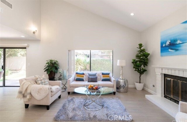 Building Photo - 25 Silkberry