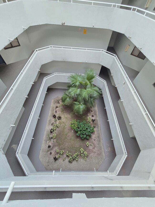 Building Photo - 8255 SW 152nd Ave