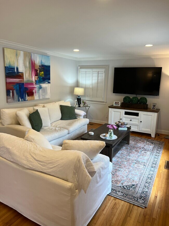 Foto del edificio - 4657 Clairmont Ave