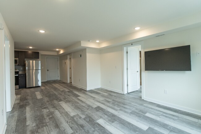 Building Photo - 3209 Spring Garden St