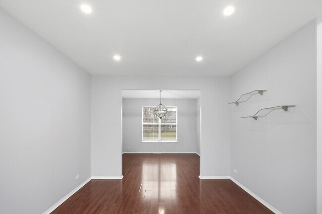 Foto del edificio - 512 Normandy Ln