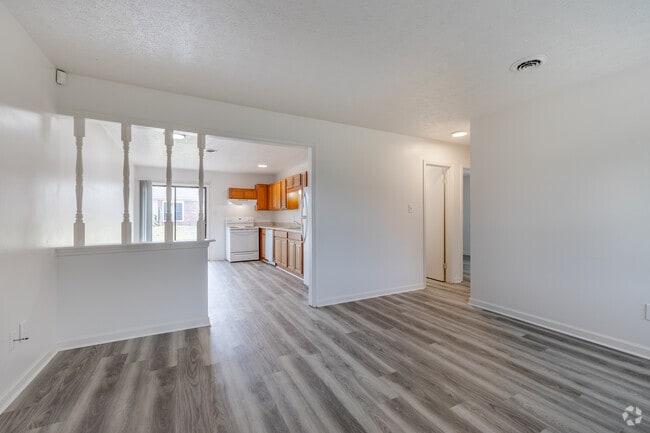 2BR, 1.5BA - 1,100SF - Living Area - Highlander