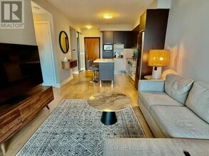 Building Photo - 36 Park Lawn Rd