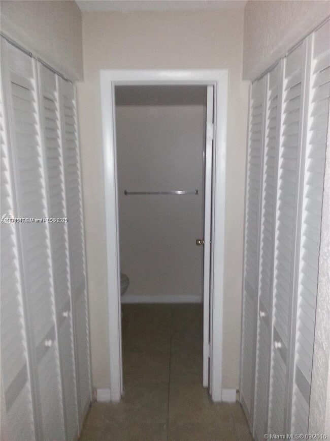 Foto del edificio - 3410 Foxcroft Rd