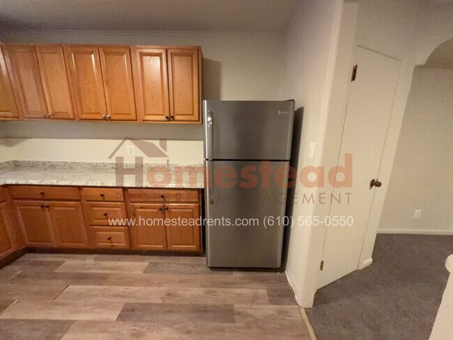 Building Photo - 4 Bedroom Home in Upper Darby for Rent!!