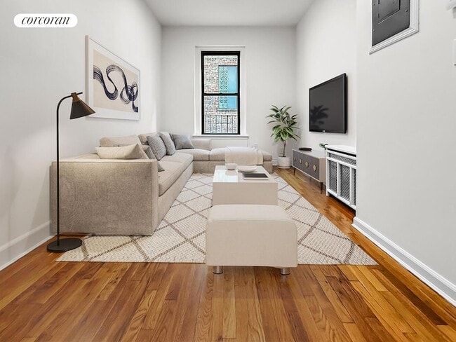 Building Photo - 151 E 81st St