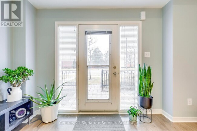 Building Photo - 2935 Hazelton Pl